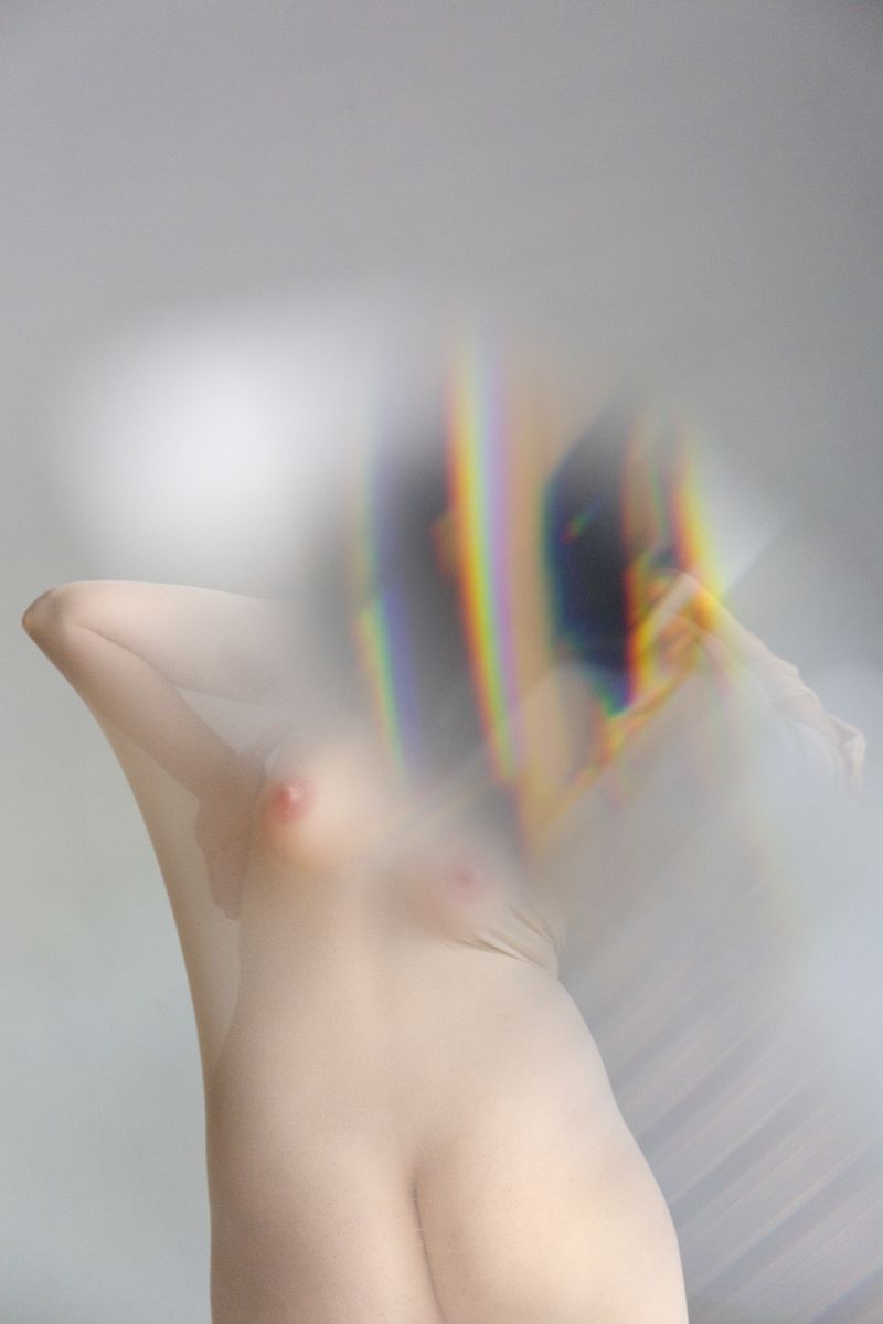 © Elisa Miralles - Image from the THE EXPERIENCE OF INHABITING A BODY photography project
