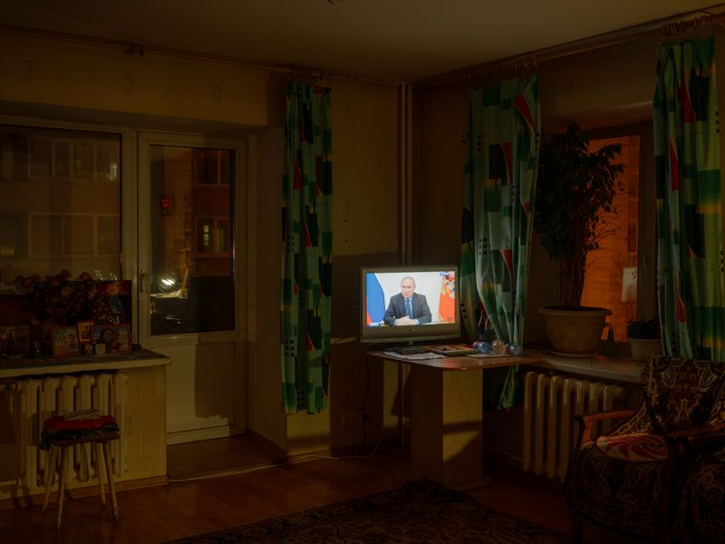 © Aliona Kardash - Image from the It smells of smoke at home photography project