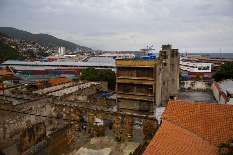 © Freisy González Portales - Image from the Behind that blue and red (Detrás de ese azul y rojo) photography project