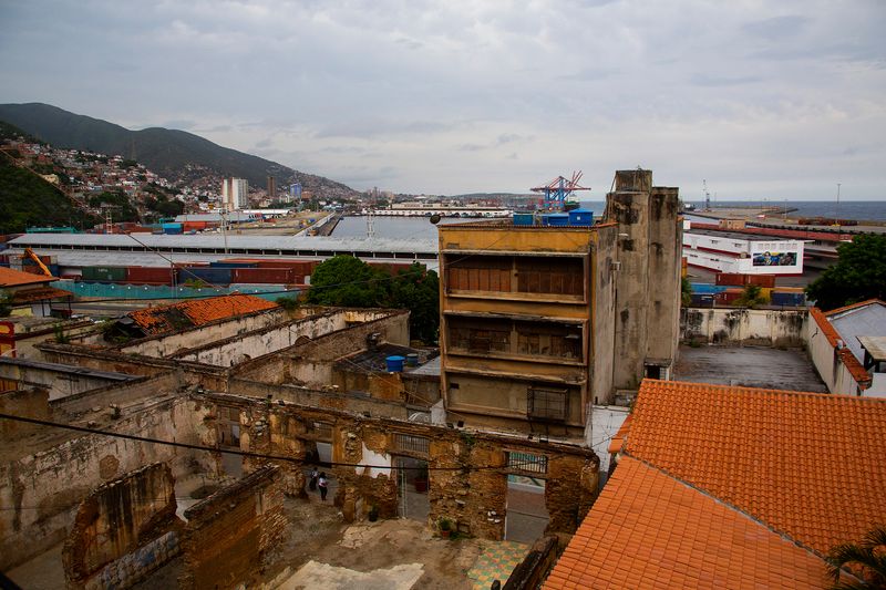 © Freisy González Portales - Image from the Behind that blue and red (Detrás de ese azul y rojo) photography project