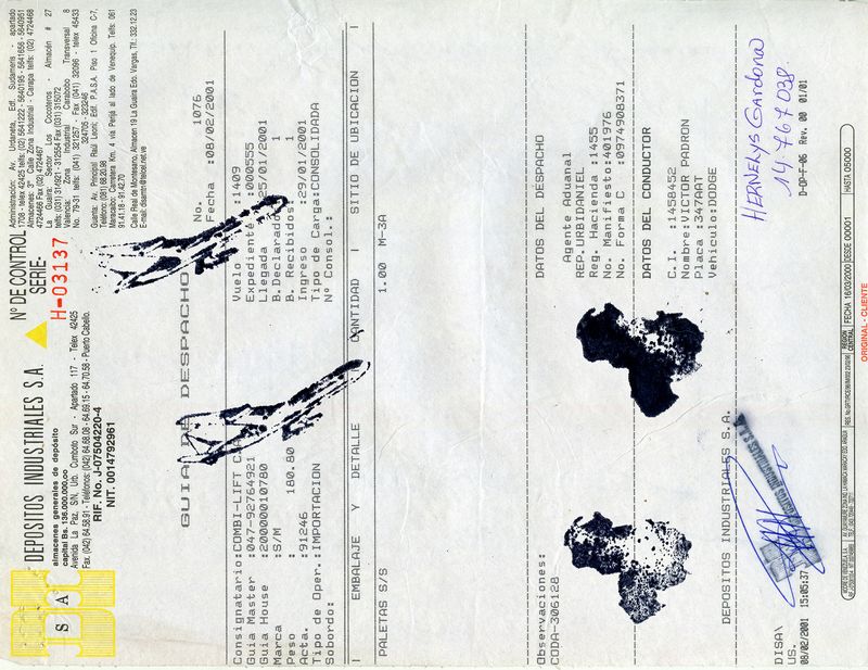 © Freisy González Portales - Image from the Behind that blue and red (Detrás de ese azul y rojo) photography project