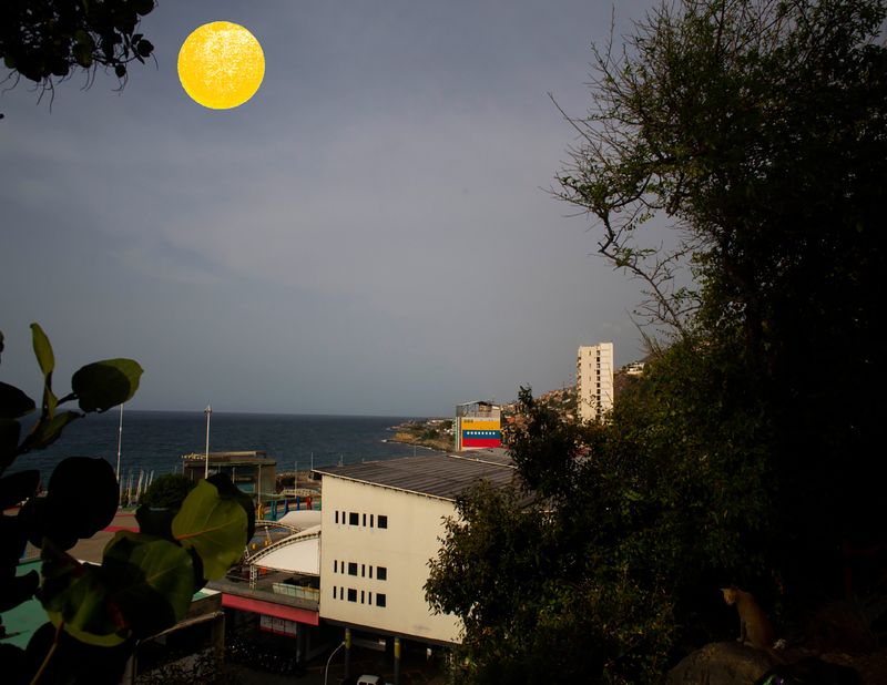 © Freisy González Portales - Image from the Una estrella en una ola de mar (A star in a sea wave) photography project