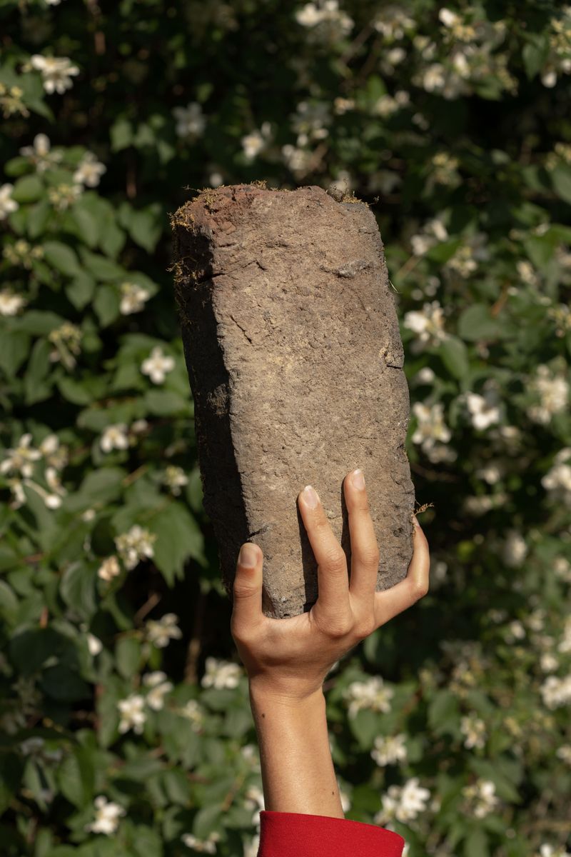 © Elea Jeanne Schmitter - Image from the 40yr old / 70kg photography project