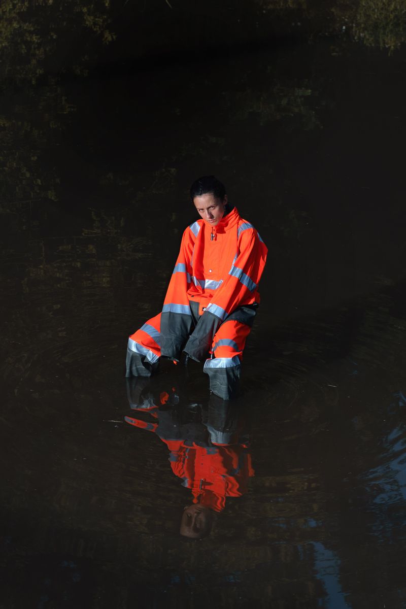 © Elea Jeanne Schmitter - Image from the 40yr old / 70kg photography project