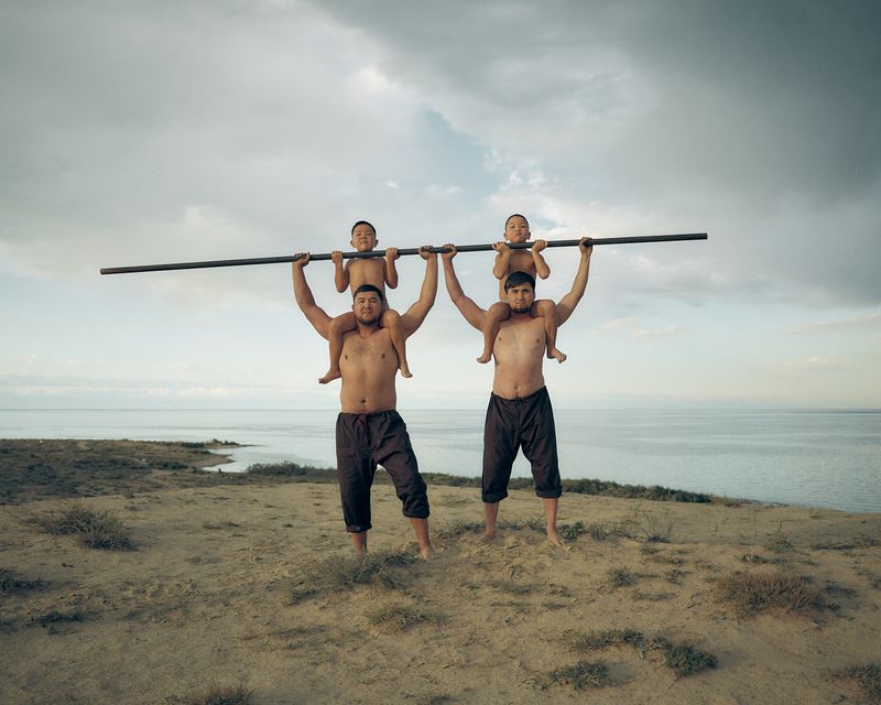 © Louise Amelie - Lifting Brothers . Father´s & Brother´s.