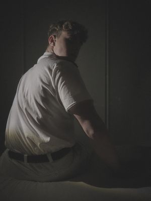 KOMM NÄHER (Come Closer)