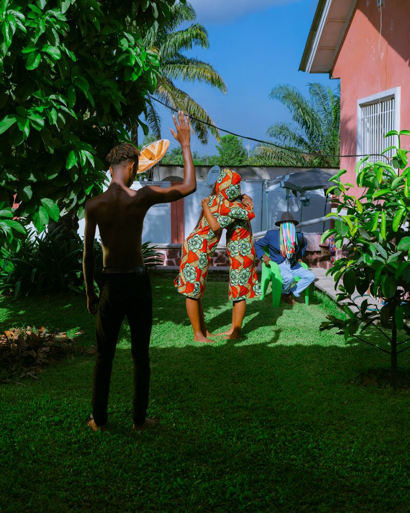 © Kriss Munsya - Image from the Genetic Bomb photography project