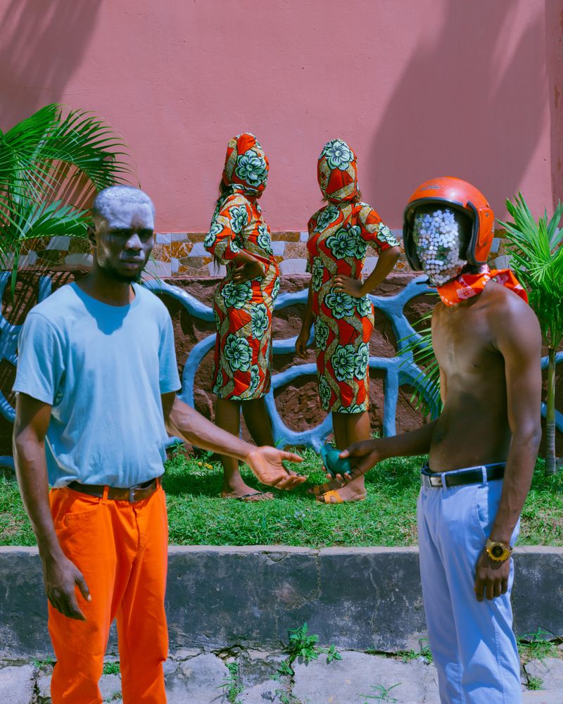 © Kriss Munsya - Hidden Gems. Toxic Patterns - Genetic Bomb, 2022.