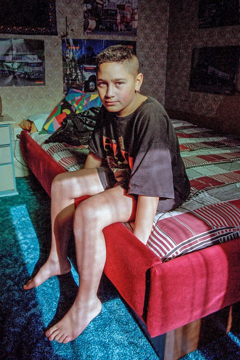 © Martin Toft - Kapi. Kapi Topine in his room at his home in Taumarunui (1996).