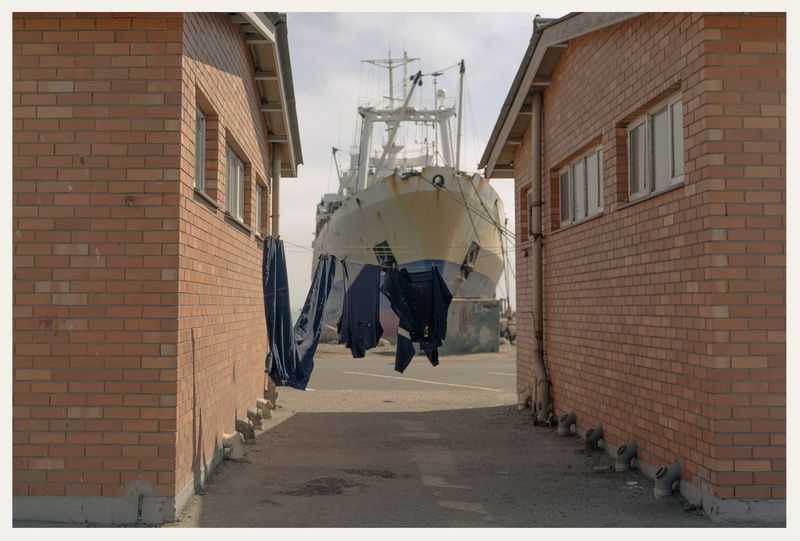 © Noam Azouz - Image from the Behind the Waterfront photography project