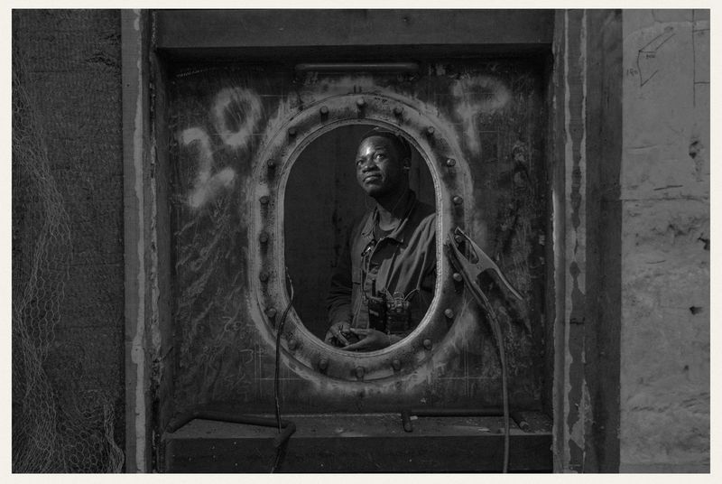 © Noam Azouz - Image from the Behind the Waterfront photography project