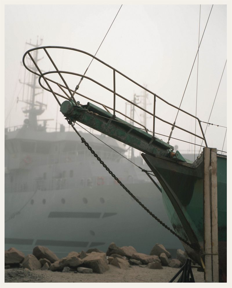 © Noam Azouz - Image from the Behind the Waterfront photography project