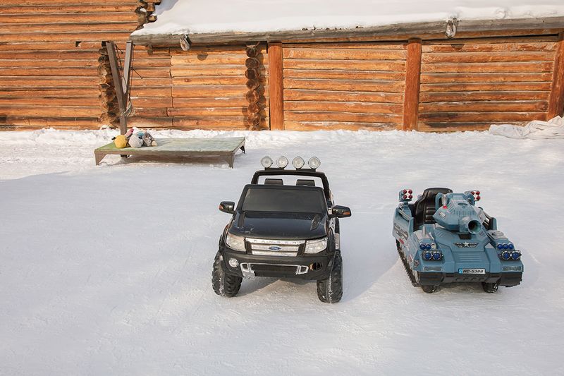 © Victoria Crayhon - Outside Taltsy Museum of Traditional Culture, Listvyanka, RF 2018 30 x 44 inch archival pigment print