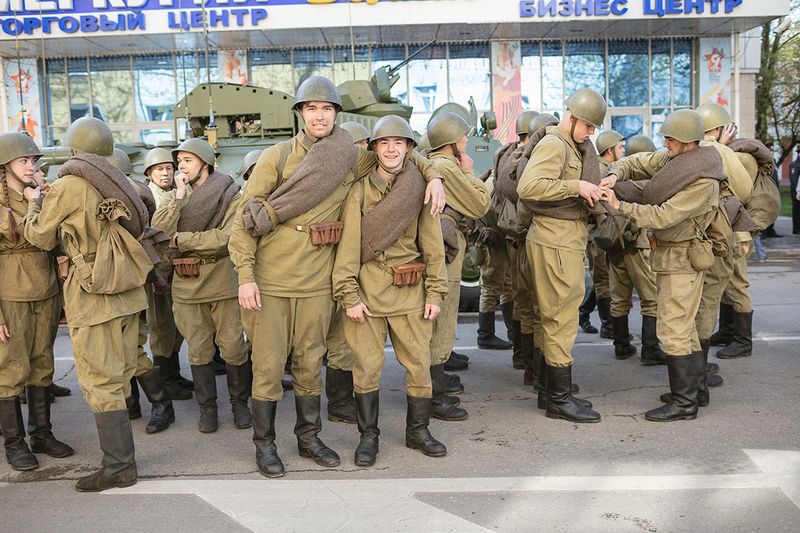 © Victoria Crayhon - Victory Day, Irkutsk RF 2018 30 x 44 inch archival pigment print