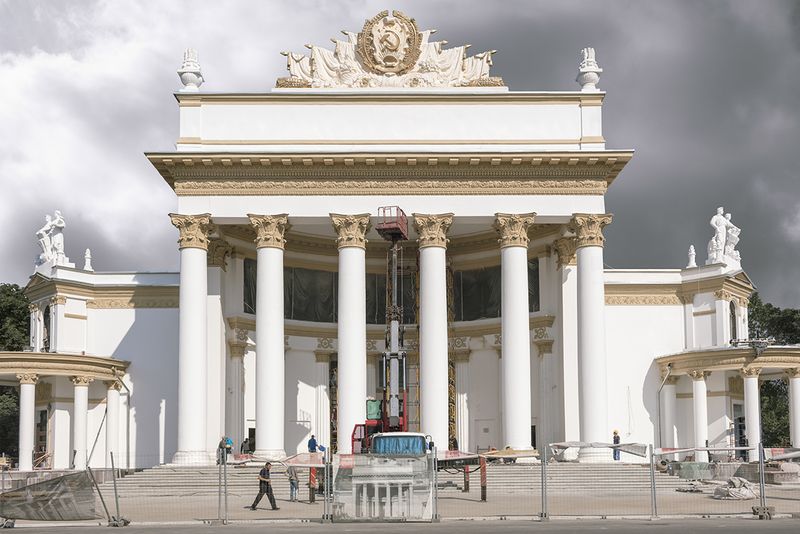 © Victoria Crayhon - Pavilion of Atomic Energy, Moscow RF 2018 30 x 44 inch archival pigment print