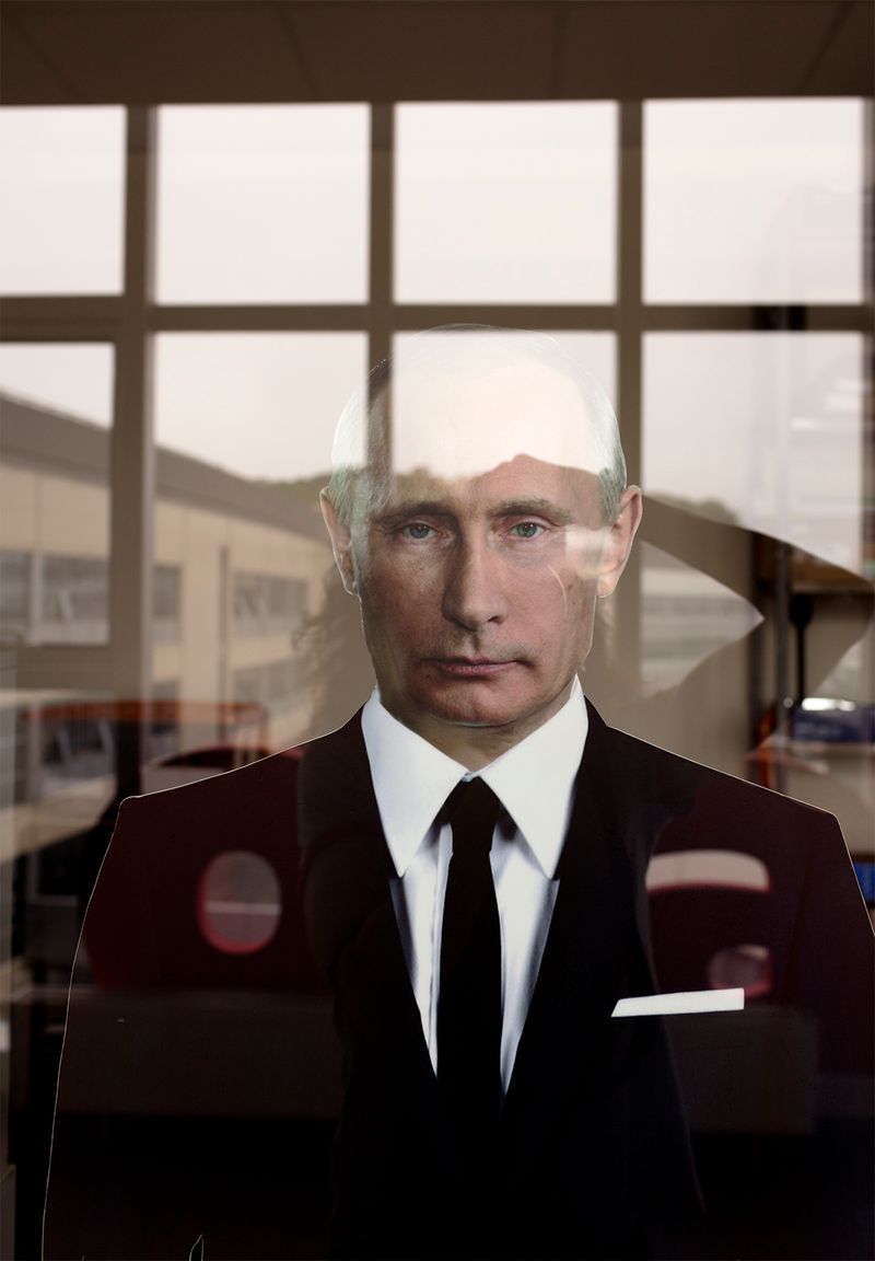 © Victoria Crayhon - Flat Putin, Vladivostok RF 2018 30 x 44 inch archival pigment print