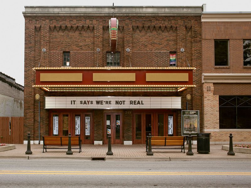 © Victoria Crayhon - Untitled Holland Michigan, USA 44 x 30 inch archival pigment print.