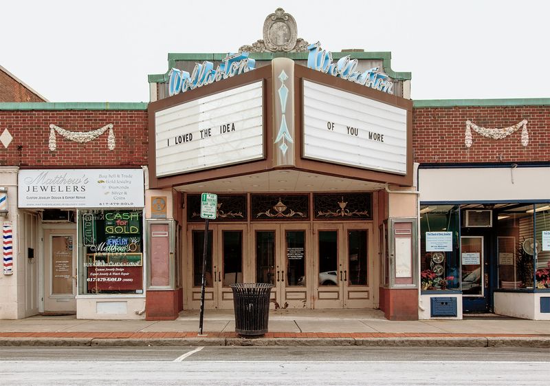 © Victoria Crayhon - Image from the Thoughts on Romance from the Road photography project