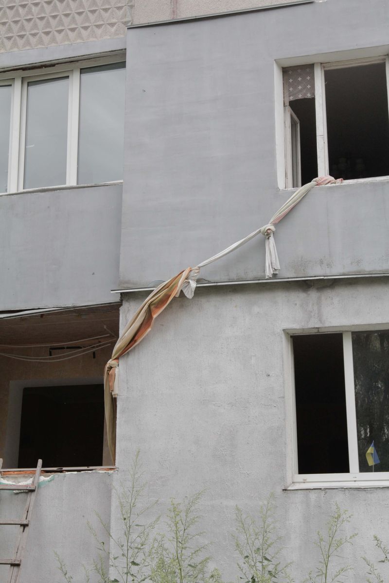 © Nazar Furyk - 6. Apartment blocks' area in Borodyanka after the Russians attack. August, 2022.