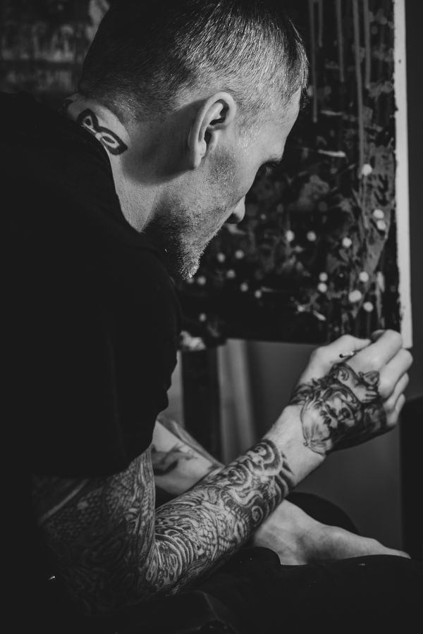 © Ksenia Shupenya - Symptom of MS - Numbness