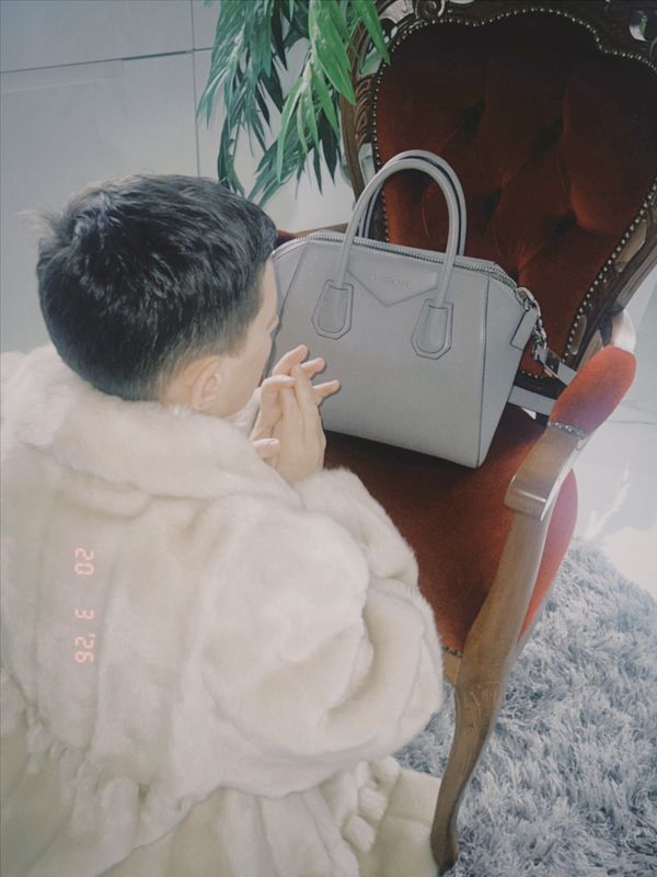 © Olesja Brandt - Image from the Dear Absurd photography project