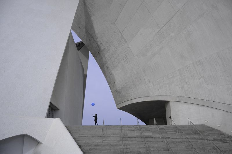 © Ting Miao - Image from the The Blue Balloon photography project