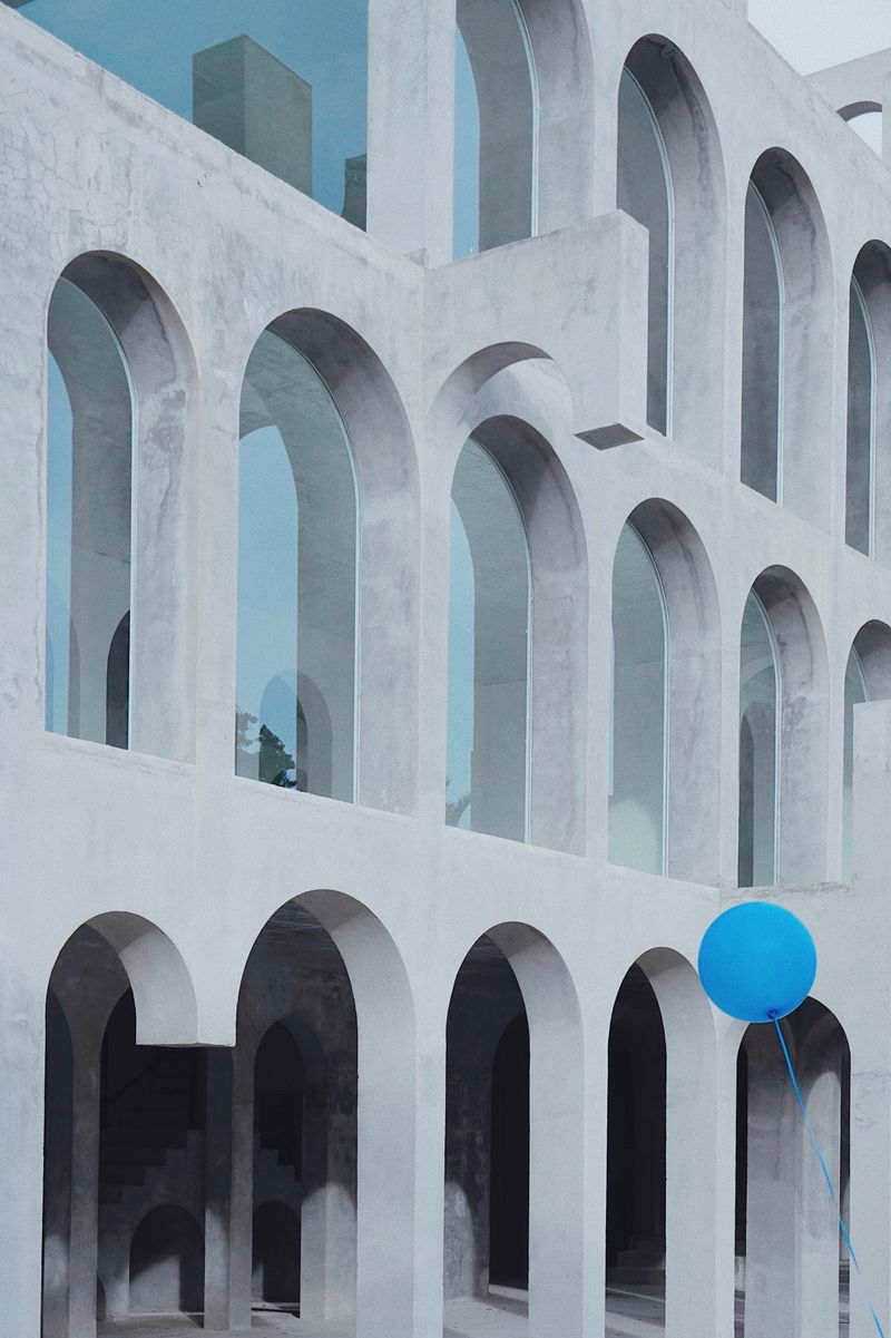 © Ting Miao - Image from the The Blue Balloon photography project