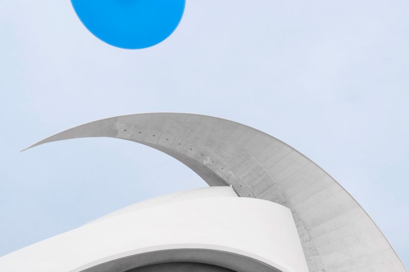 © Ting Miao - Image from the The Blue Balloon photography project