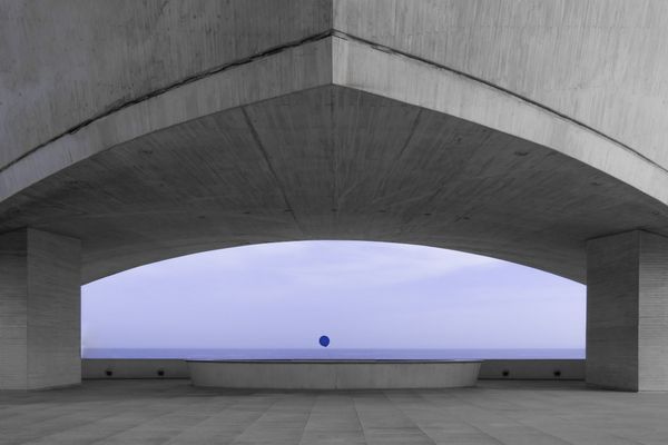 © Ting Miao - Image from the The Blue Balloon photography project