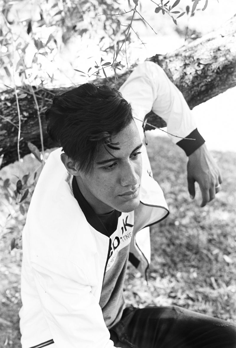 © Yasmine Hatimi - Image from the CHASING BUTTERFLIES photography project