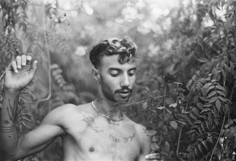 © Yasmine Hatimi - Image from the CHASING BUTTERFLIES photography project