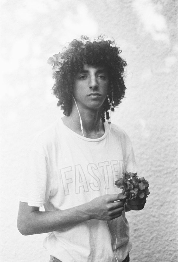 © Yasmine Hatimi - Image from the CHASING BUTTERFLIES photography project