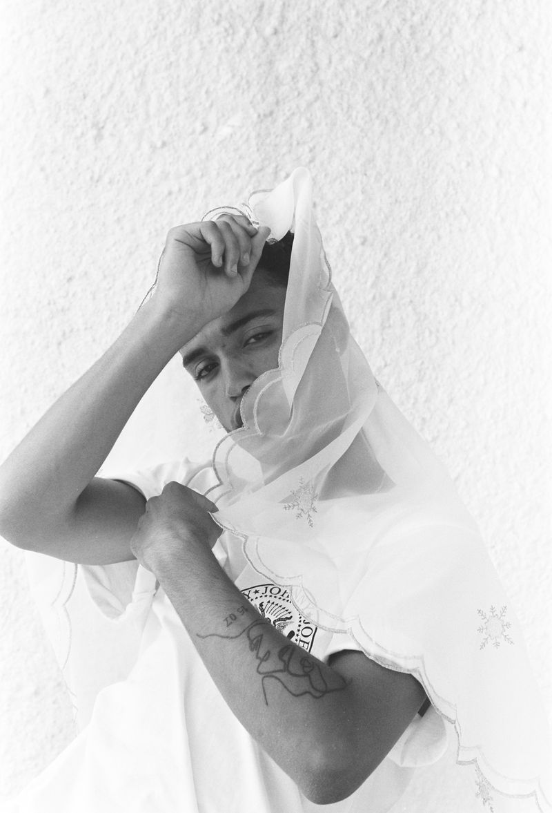 © Yasmine Hatimi - Image from the CHASING BUTTERFLIES photography project