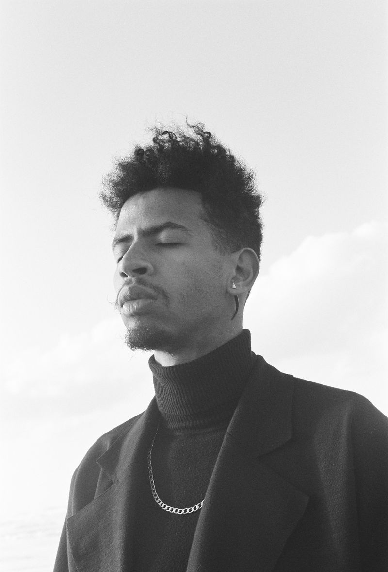 © Yasmine Hatimi - Image from the CHASING BUTTERFLIES photography project