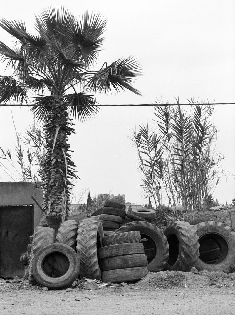 © Yasmine Hatimi - Image from the La chasse aux papillons photography project