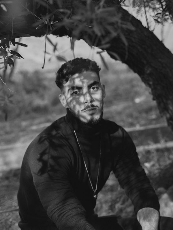 © Yasmine Hatimi - Image from the La chasse aux papillons photography project