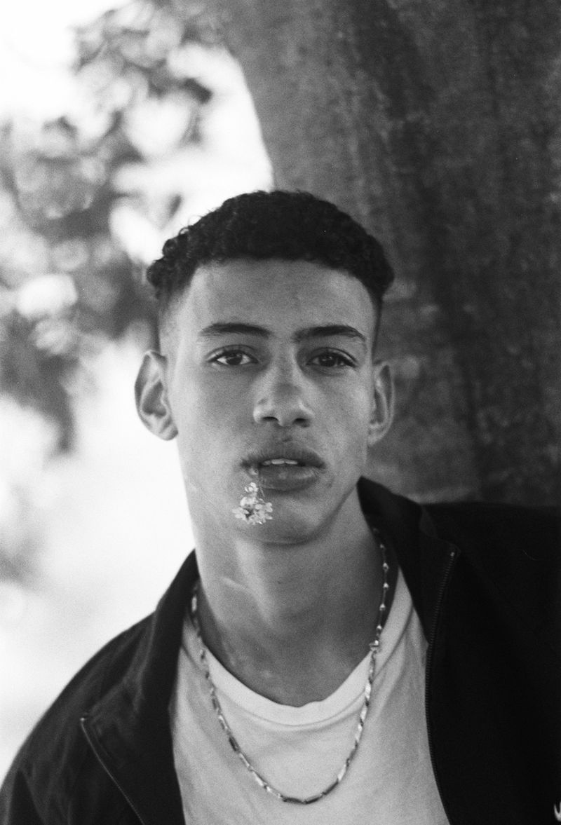 © Yasmine Hatimi - Image from the La chasse aux papillons photography project