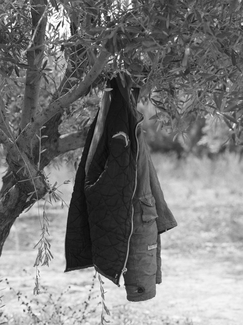 © Yasmine Hatimi - Image from the La chasse aux papillons photography project