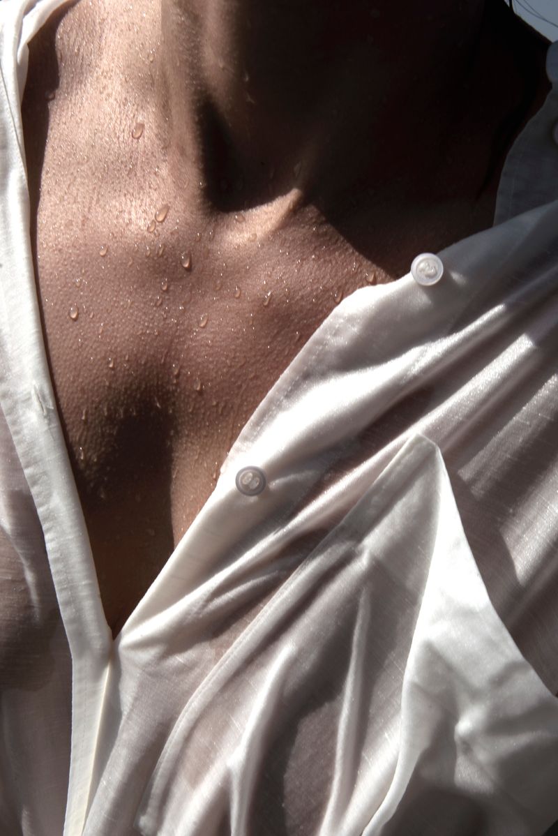 © Vera Van Dam - Image from the Dahlia photography project