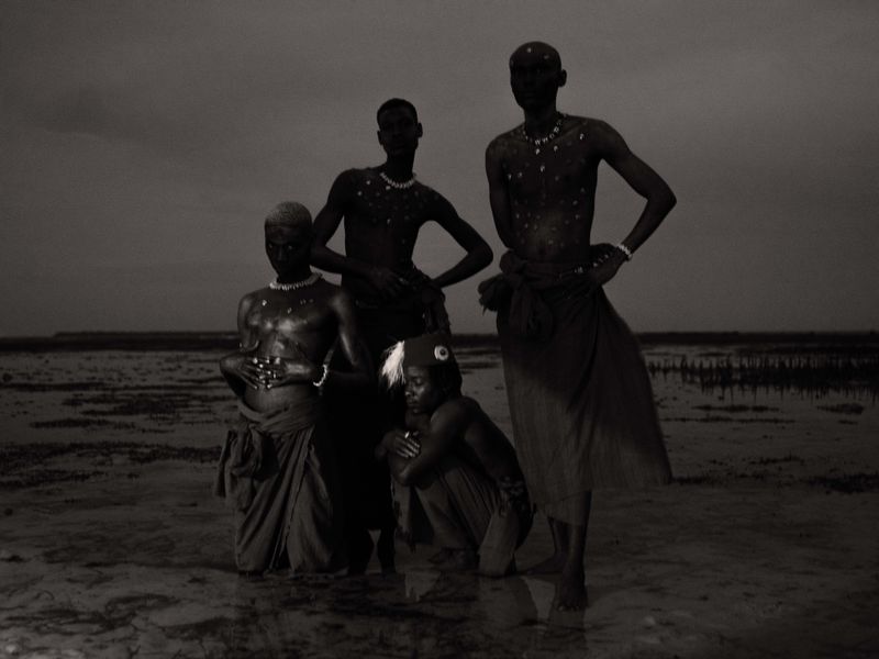 © Coosje Froentjes - Image from the WE NEVER FORGOT HOW TO FLY photography project