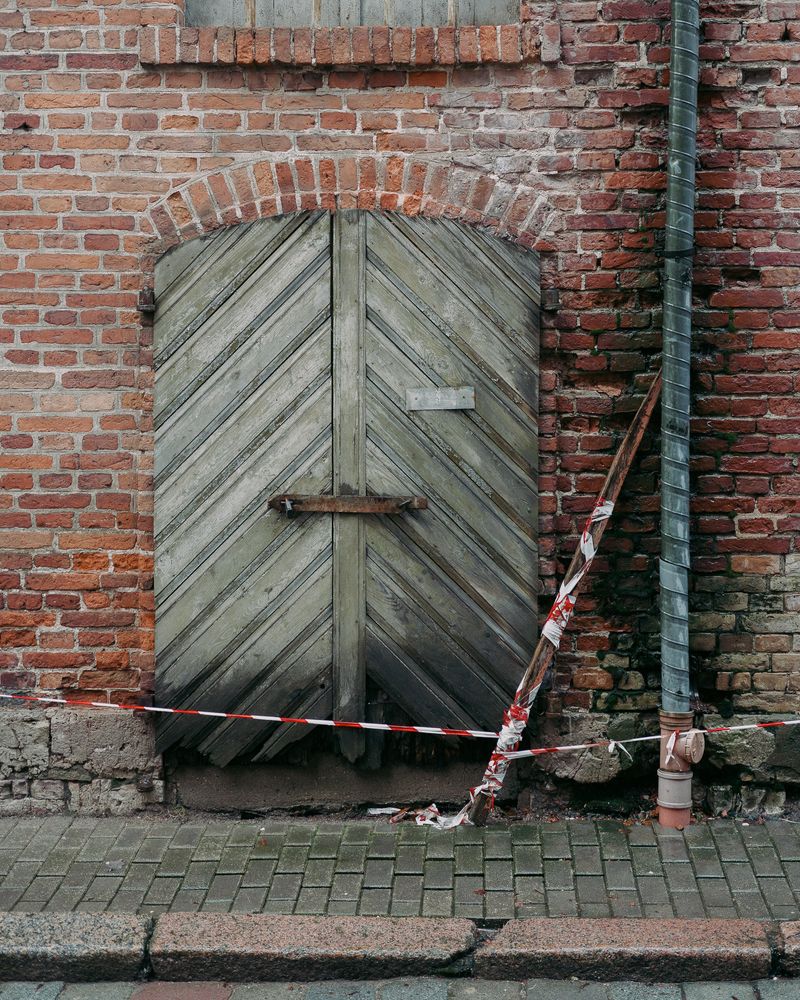 © Igor Trepeshchenok - Image from the The Thin Red And White Line photography project