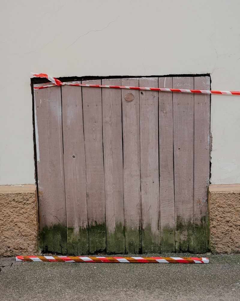 © Igor Trepeshchenok - Image from the The Thin Red And White Line photography project