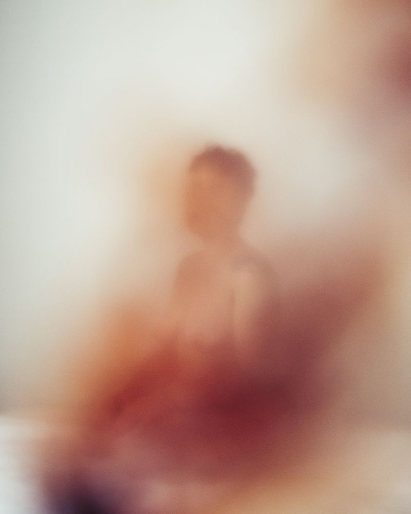 © Cecilia Sordi Campos - (un)motherhood, (in)fertility. Self-portrait with menstrual blood.