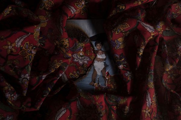 © Sergei Stroitelev - Image from the Family Album photography project
