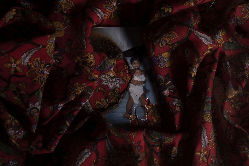 © Sergei Stroitelev - Image from the Family Album photography project