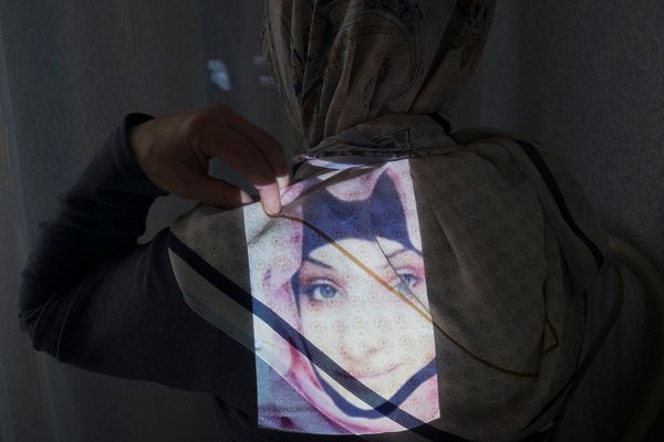 © Sergei Stroitelev - Image from the The Strongest Bond photography project