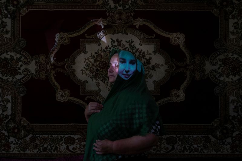 © Sergei Stroitelev - Image from the The Strongest Bond photography project