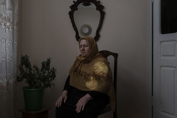 © Sergei Stroitelev - Image from the The Strongest Bond photography project