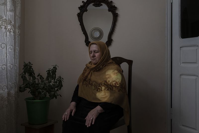 © Sergei Stroitelev - Image from the The Strongest Bond photography project