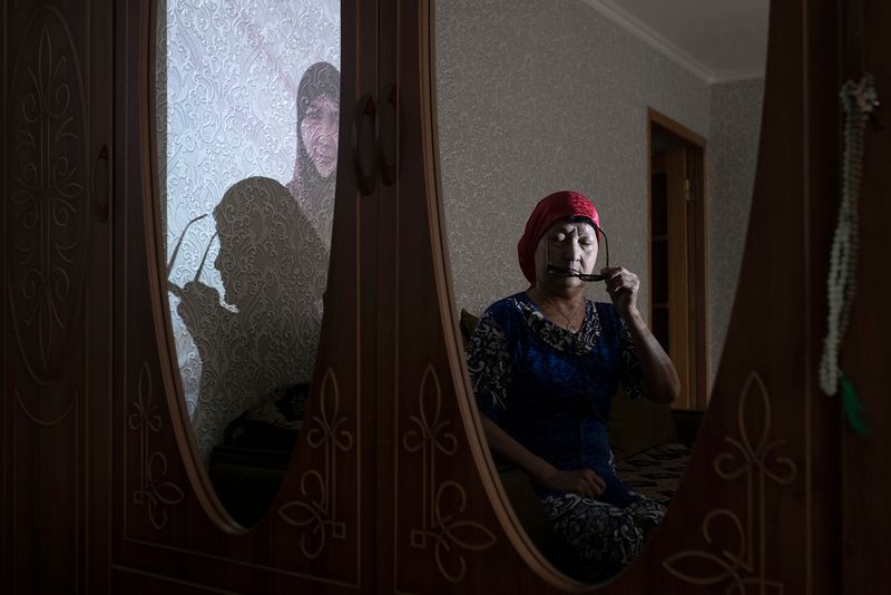 © Sergei Stroitelev - Image from the The Strongest Bond photography project